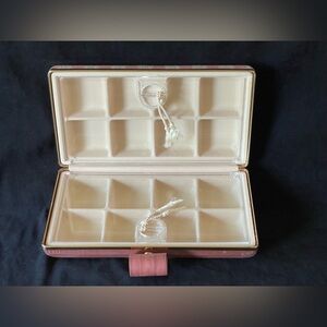 Amazing vintage travel jewelry case